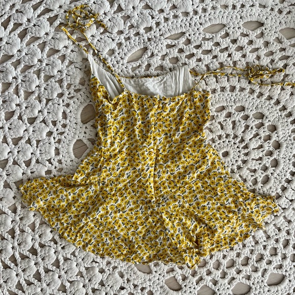 Morning Mist Romper with tie string straps - Picture 6 of 7